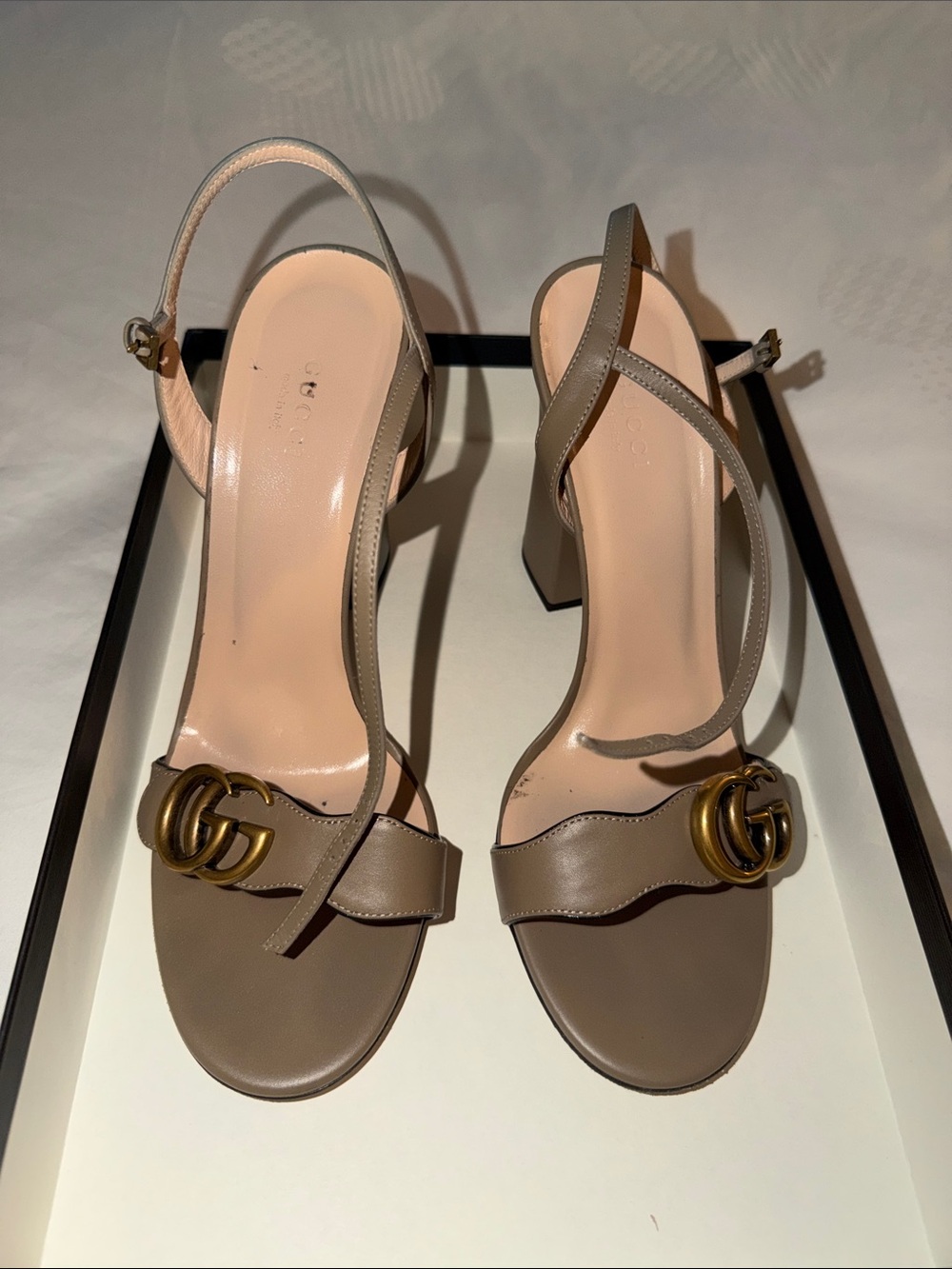Gucci Taupe Leather Block Heel Slingback Sandals with Gold GG - Picture 2 of 6